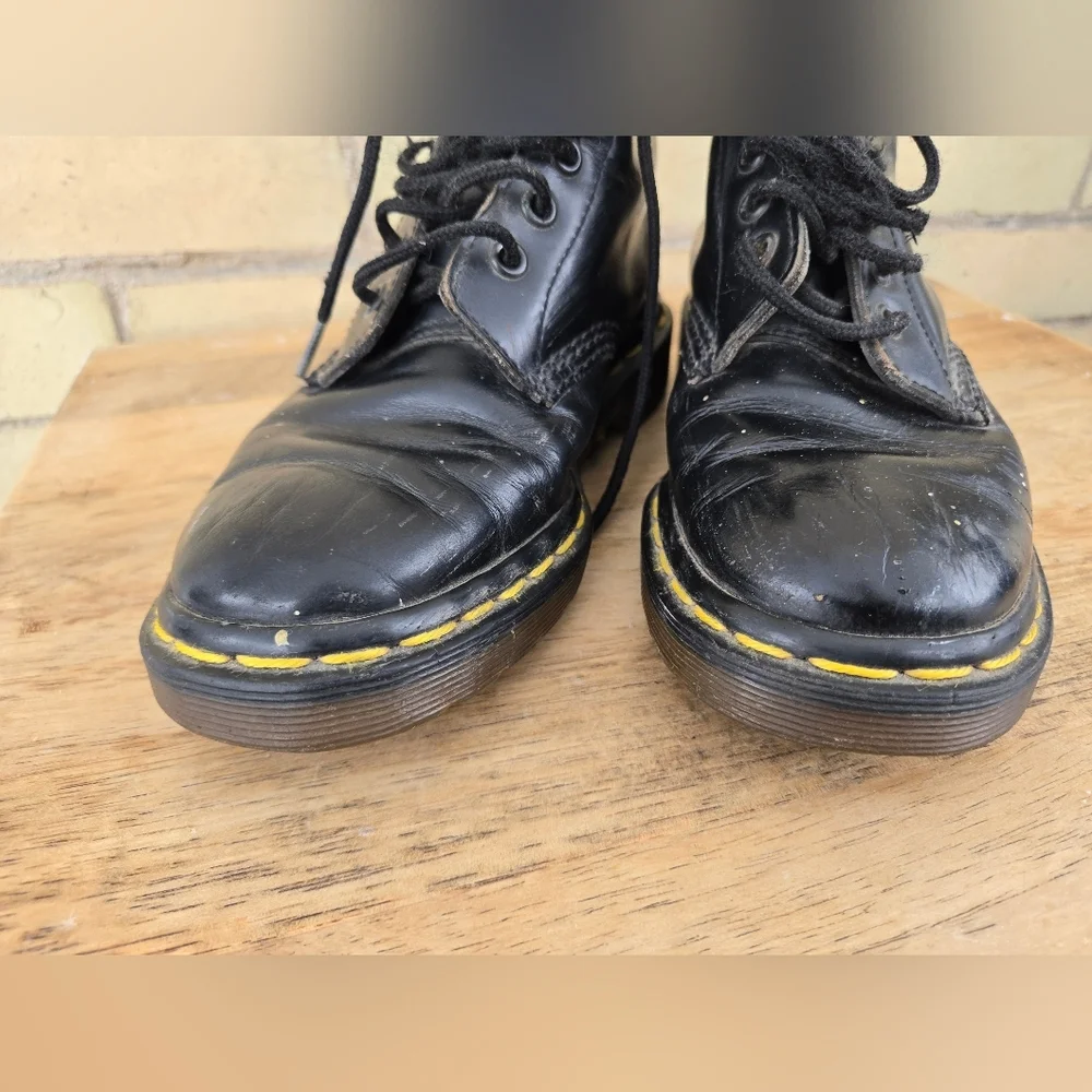 Vintage Made in England Dr. Martens - Picture 3 of 12